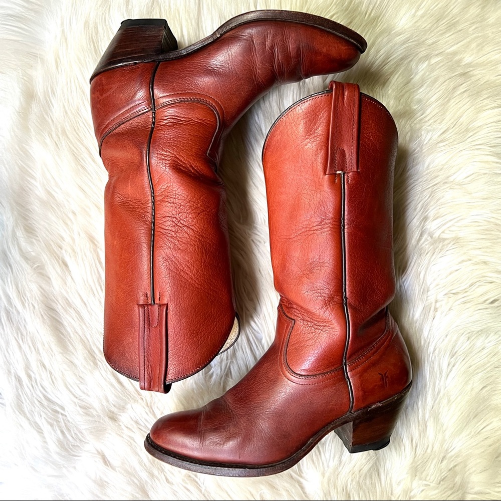 Vintage FRYE Cognac Leather Pull On Heeled Cowboy Boots 3811